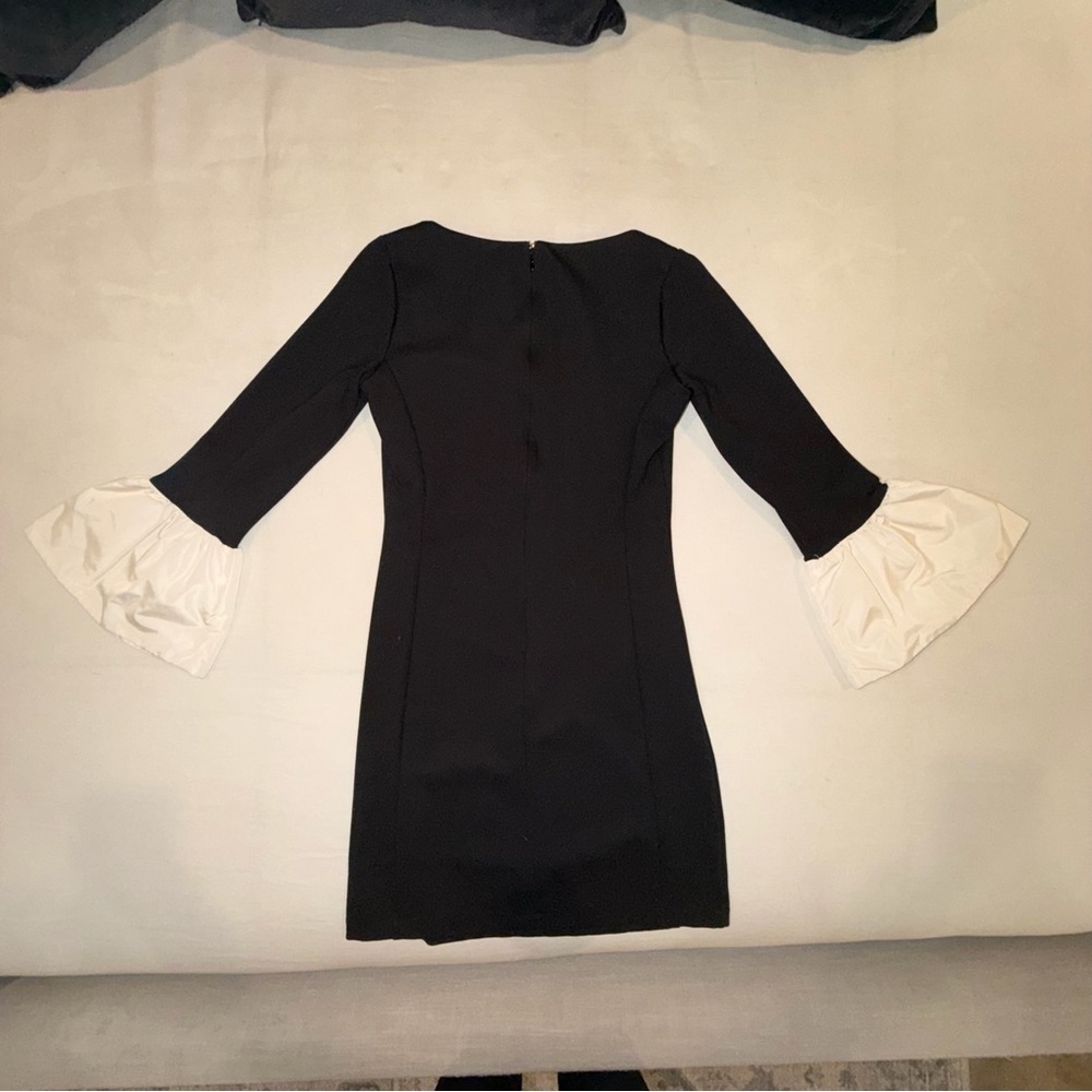 LOFT Black Mini Shift Dress White Ruffle Bell Sleeve Contrast Cuff Size 0 - Picture 2 of 7
